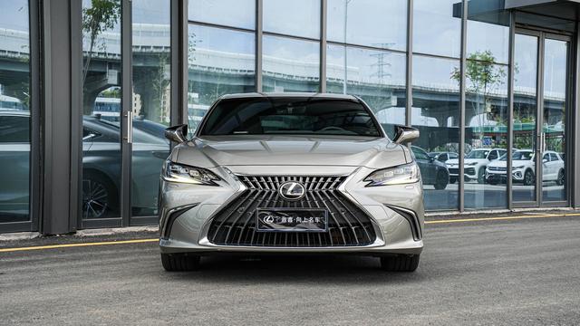 Lexus ES 2022 300h Premium – фото 2