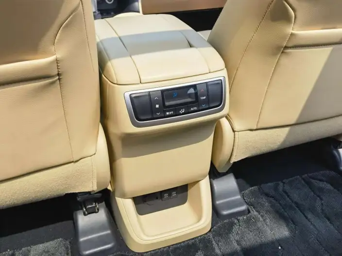 Toyota Highlander 2021 Model 2.0T 4WD Premium Edition 7 seat – фото 9