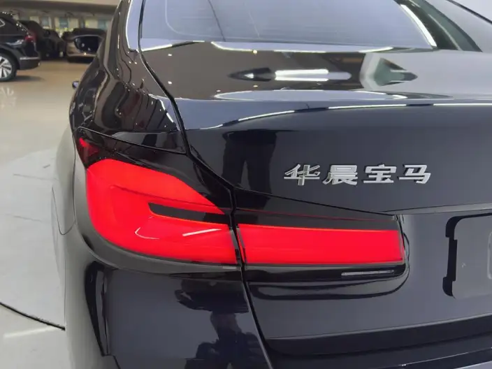 BMW 5 Series 2022 Model Facelift II 525Li M Sports Set – фото 5