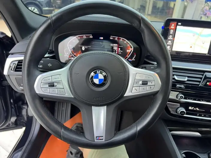 BMW 5 Series 2022 Model Facelift II 525Li M Sports Set – фото 8