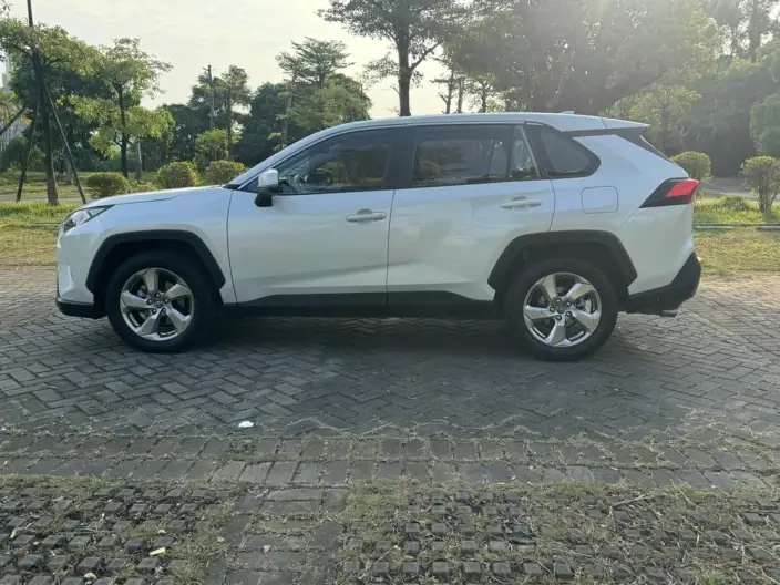 Toyota RAV4 2022 Model 2.0L CVT 2WD Fashion edition – фото 4