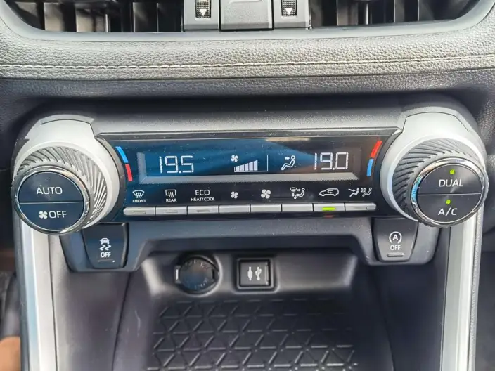 Toyota Wildlander 2022 Model 2.0L 4WD Deluxe Edition – фото 10
