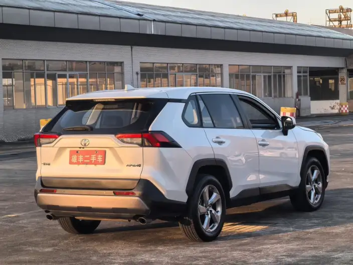 Toyota RAV4 2022 Model 2.0L CVT 2WD Fashion PLUS Edition – фото 6