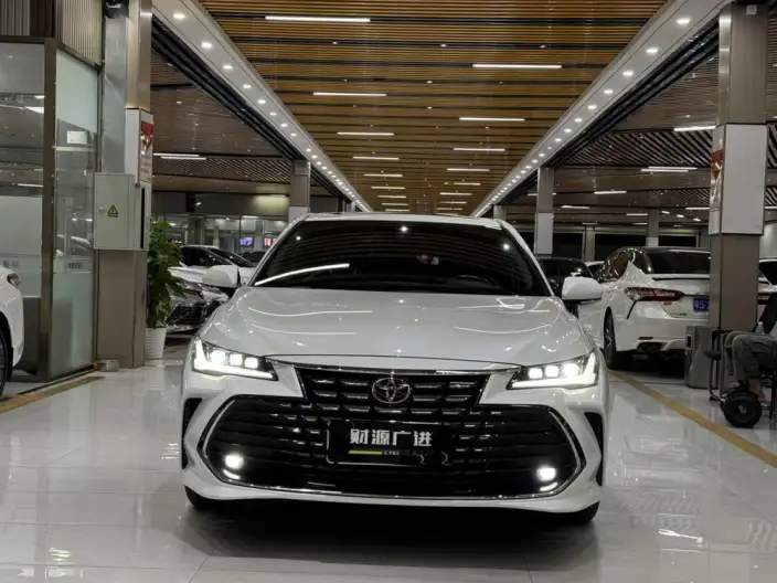 Toyota Avalon 2023 Model 2.0L CVT Deluxe Edition – фото 2
