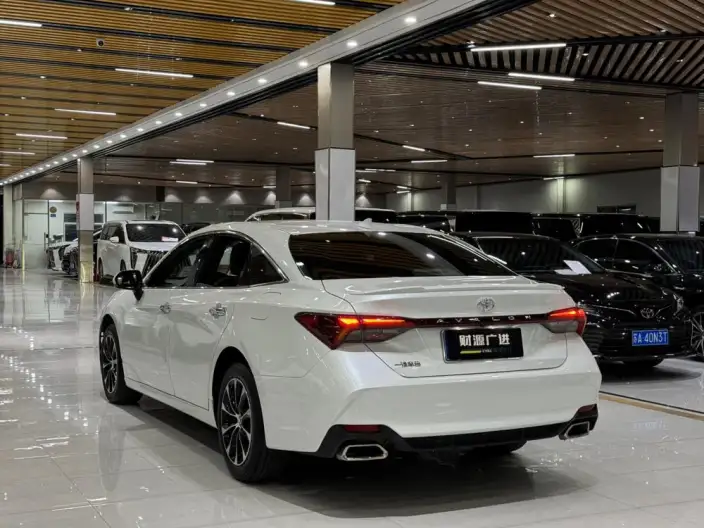 Toyota Avalon 2023 Model 2.0L CVT Deluxe Edition – фото 4