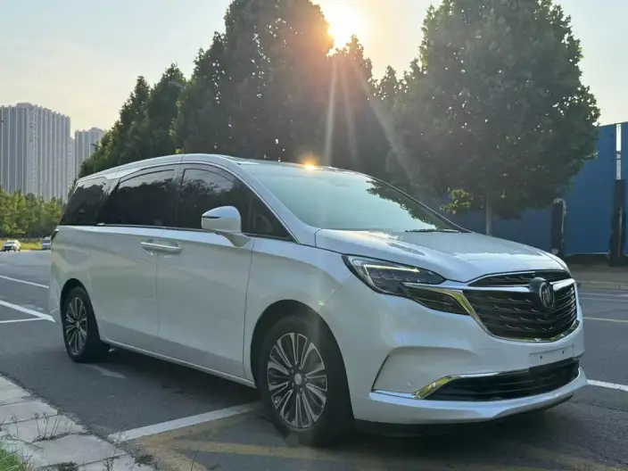 Buick GL8 2022 Model ES Luzun 653T Luxury Model