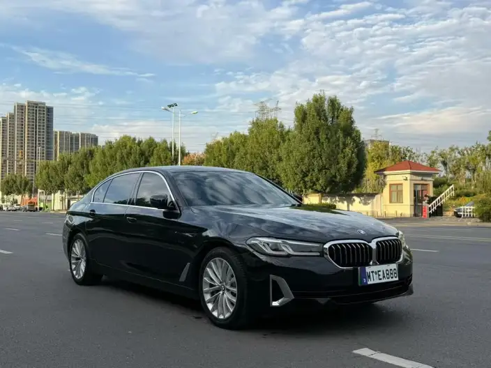 BMW 5 Series PHEV 2021 Model 535Le Luxury Set – фото 3