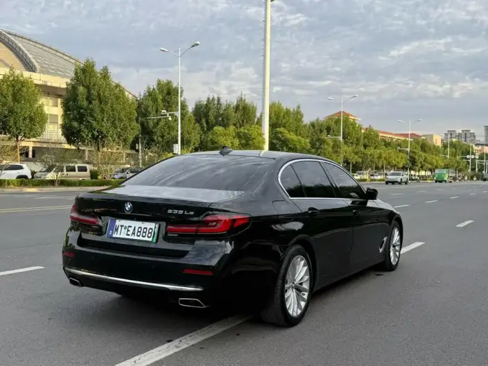 BMW 5 Series PHEV 2021 Model 535Le Luxury Set – фото 6