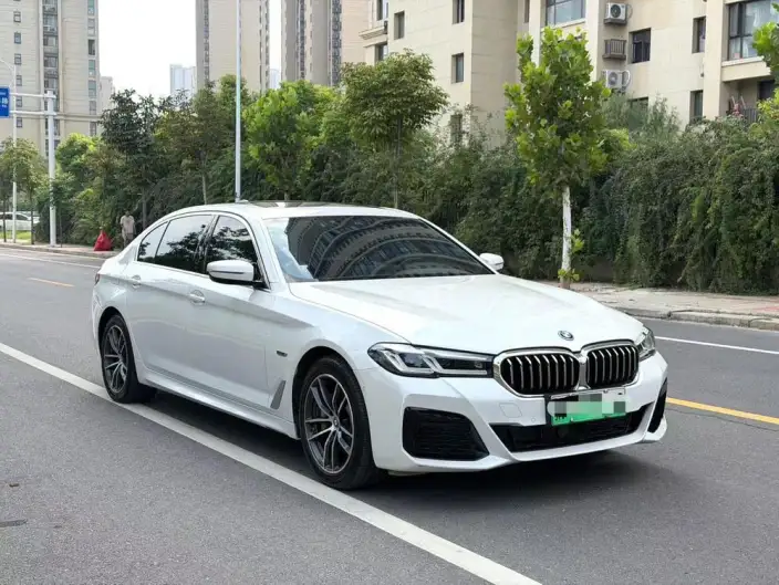 BMW 5 Series PHEV 2022 Model 535Le M Sports Set – фото 3