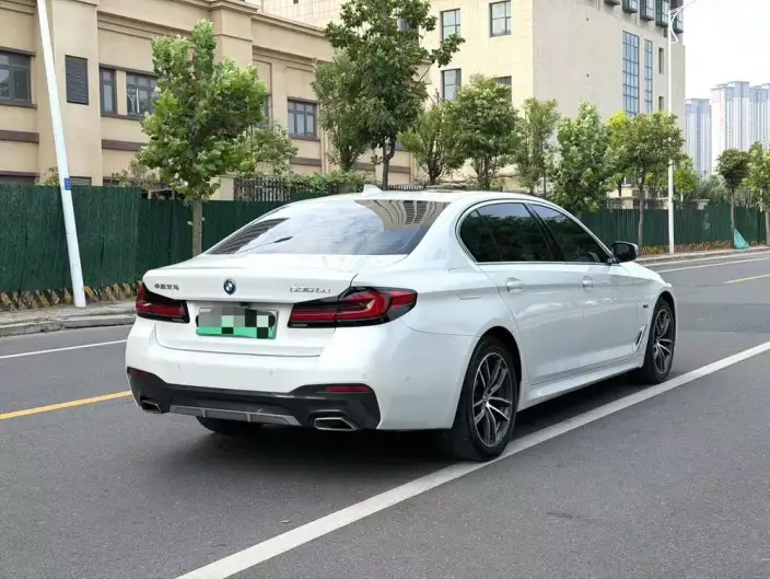 BMW 5 Series PHEV 2022 Model 535Le M Sports Set – фото 6