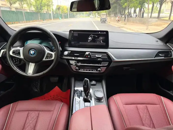 BMW 5 Series PHEV 2022 Model 535Le M Sports Set – фото 7