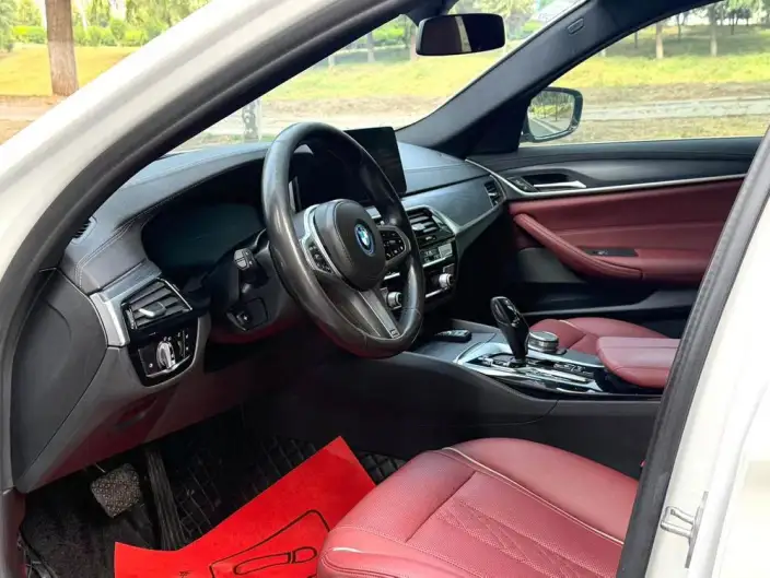 BMW 5 Series PHEV 2022 Model 535Le M Sports Set – фото 8