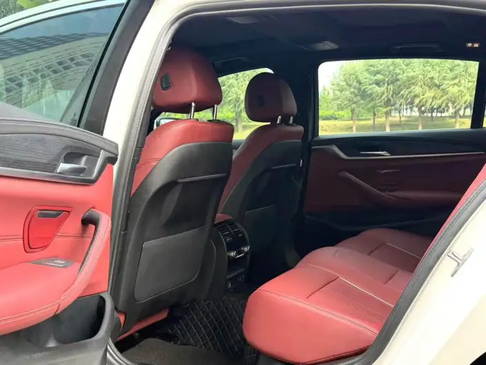 BMW 5 Series PHEV 2022 Model 535Le M Sports Set – фото 9