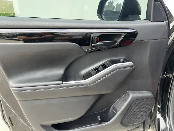 Toyota Highlander 2023 Model Hybrid 2.5L 2WD Elite Edition 7 seat – фото 8