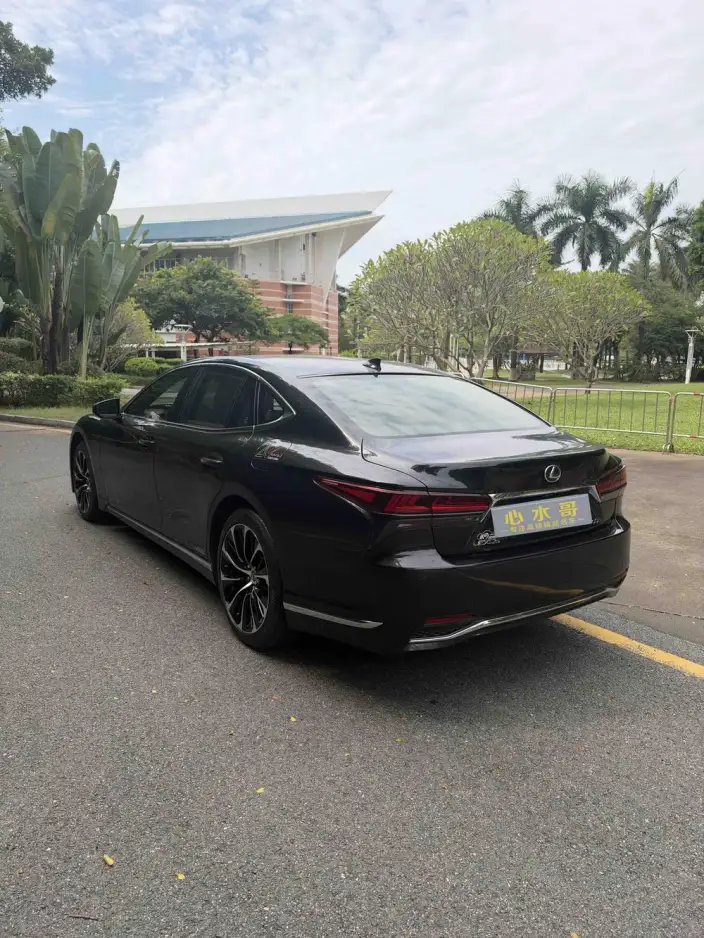 Lexus LS 2021 Model 500h Executive Edition