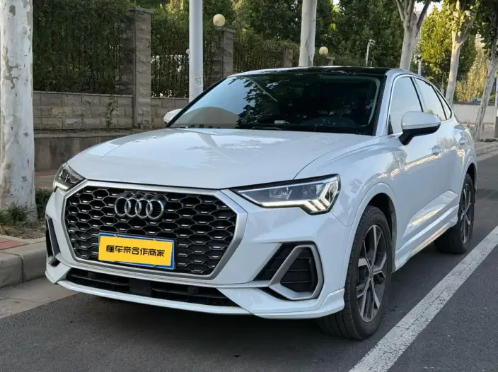 AUDI Q3 Sportback 2020 Model 40 TFSI Fashion Model