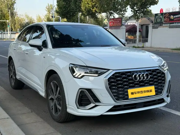 AUDI Q3 Sportback 2020 Model 40 TFSI Fashion Model