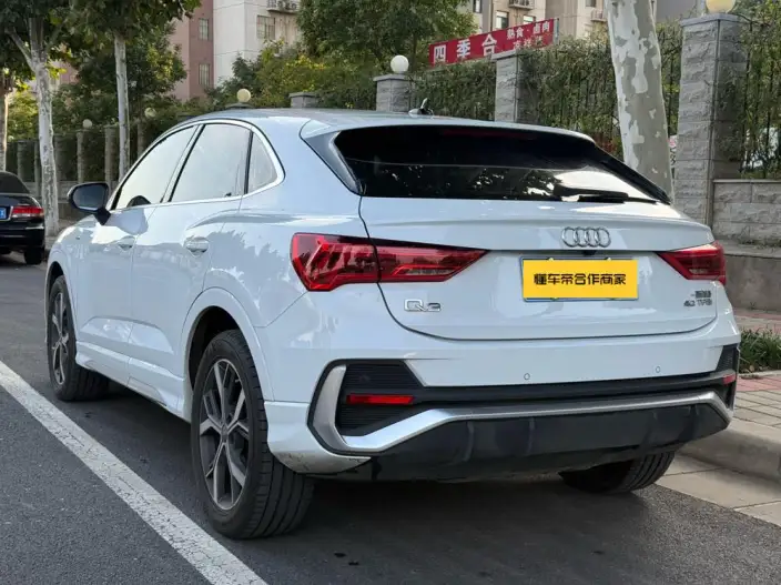 AUDI Q3 Sportback 2020 Model 40 TFSI Fashion Model