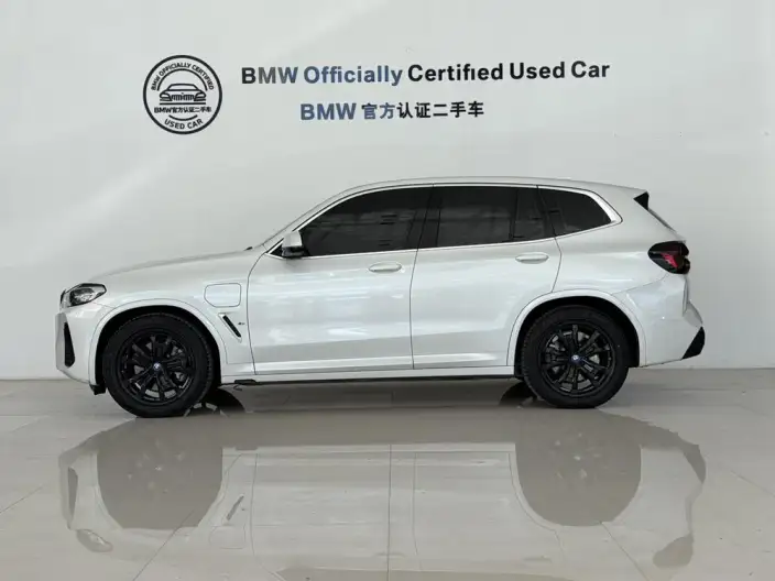 BMW iX3 2024 Model Leading Model – фото 3
