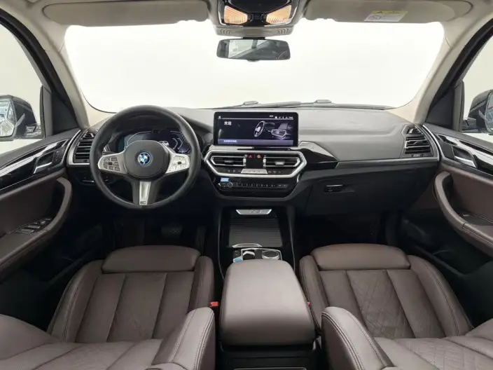 BMW iX3 2024 Model Leading Model – фото 8