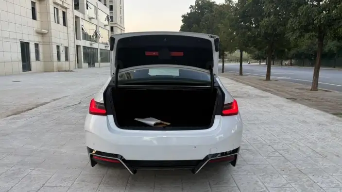 BMW i3 2025 Model eDrive35L – фото 8