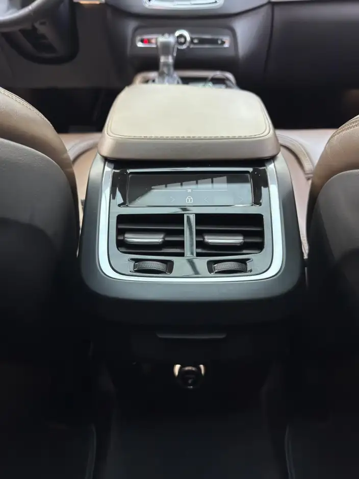 Volvo XC90 2020 Model T6 4WD Smart Elegance Deluxe Edition 7 seat – фото 5