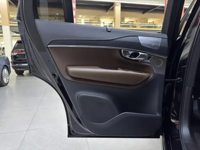 Volvo XC90 2020 Model T6 4WD Smart Elegance Deluxe Edition 7 seat – фото 6