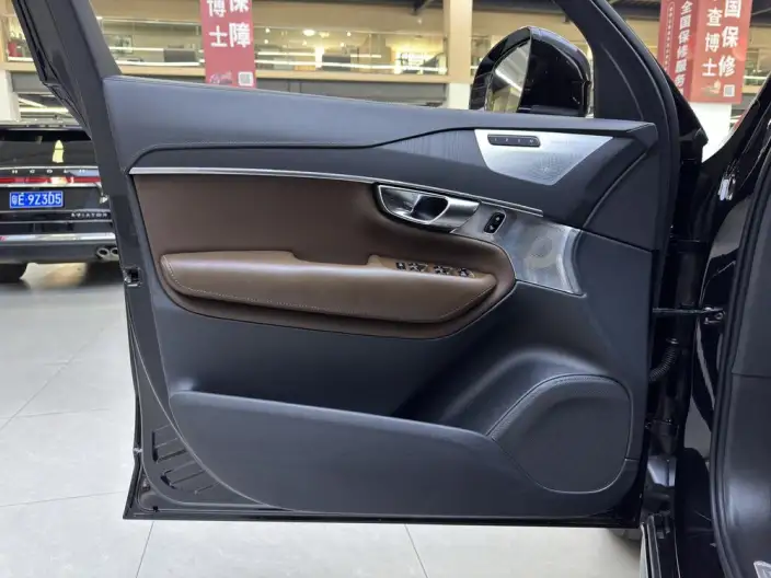 Volvo XC90 2020 Model T6 4WD Smart Elegance Deluxe Edition 7 seat – фото 8