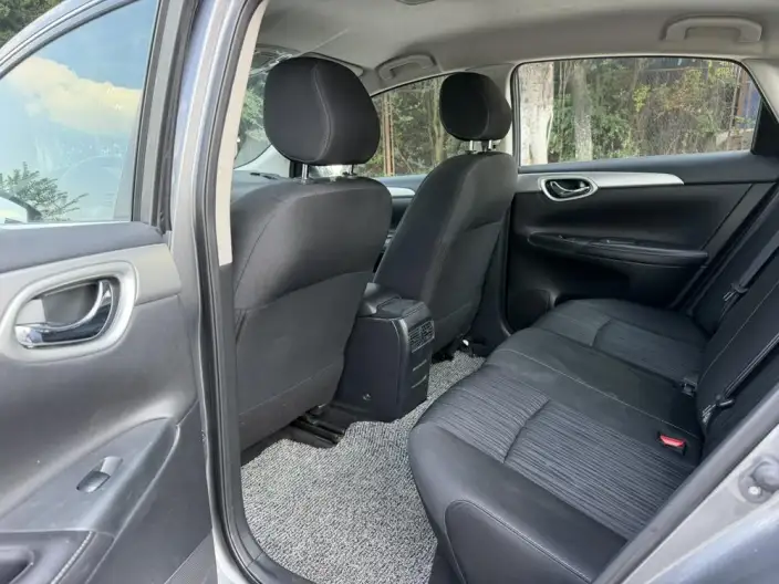 Nissan Sylphy 2023 Model 1.6L CVT Comfort Edition – фото 9