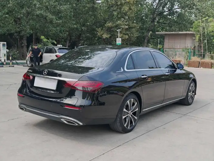 Mercedes-Benz E-Class PHEV 2022 Model Facelift E 350 e L sedan – фото 7
