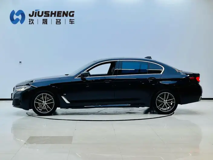BMW 5 Series 2022 Model Facelift II 525Li M Sports Set – фото 3