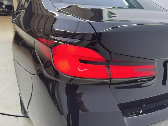 BMW 5 Series 2022 Model Facelift II 525Li M Sports Set – фото 8