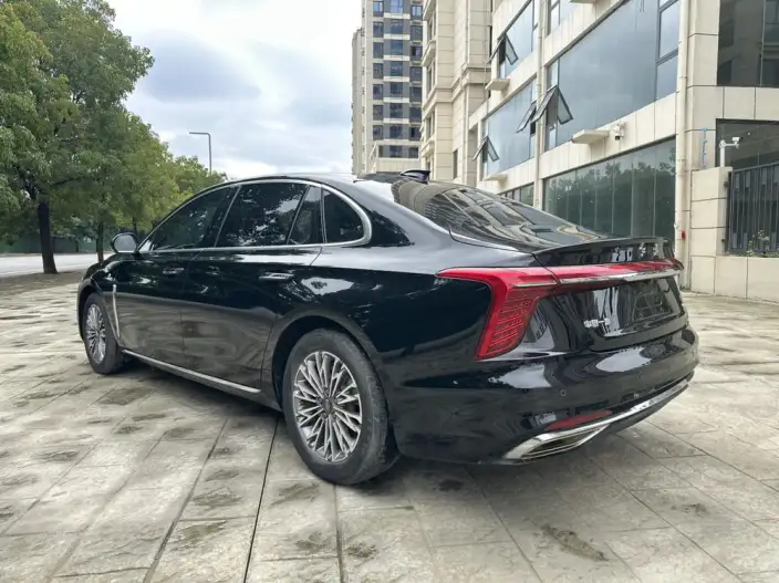 Hongqi H5 2024 Model 2.0T Automatic Smart Flag Enjoy Edition