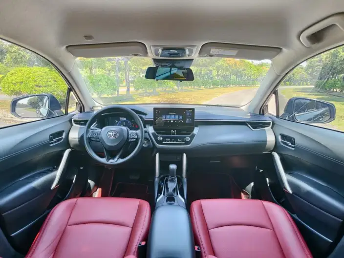 Toyota Corolla Cross 2023 Model 2.0L Intelligent Hybrid Pioneer Edition – фото 8