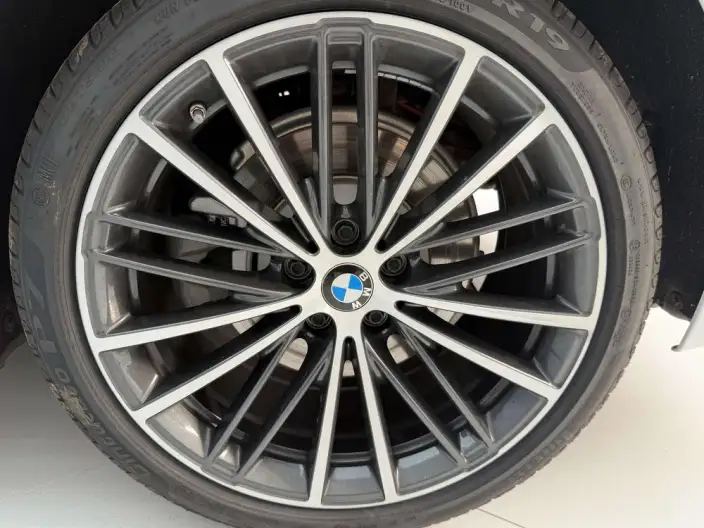 BMW 5 Series 2022 Model Facelift 530Li xDrive M Sports Set – фото 8