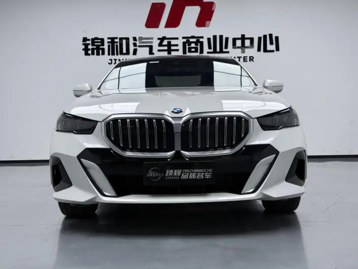 BMW 5 Series 2024 Model 530Li Leading Model M Sports Set – фото 2