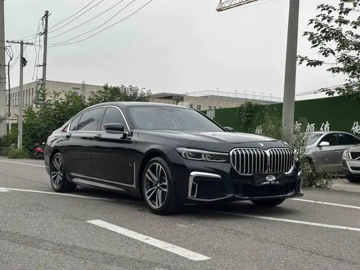 BMW 7 Series 2021 Model 730Li M Sports Set – фото 3
