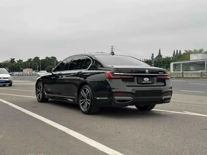 BMW 7 Series 2021 Model 730Li M Sports Set – фото 5