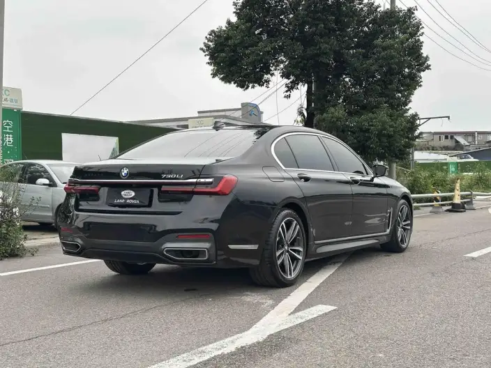 BMW 7 Series 2021 Model 730Li M Sports Set – фото 7