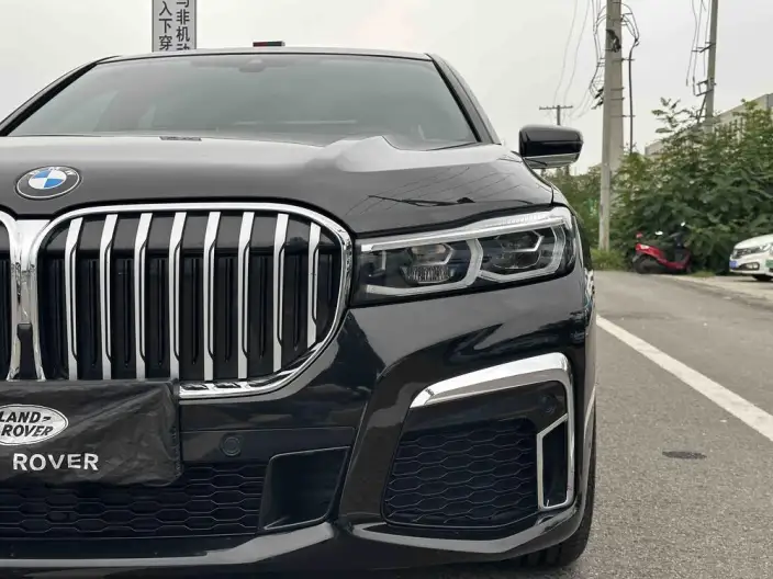 BMW 7 Series 2021 Model 730Li M Sports Set – фото 9