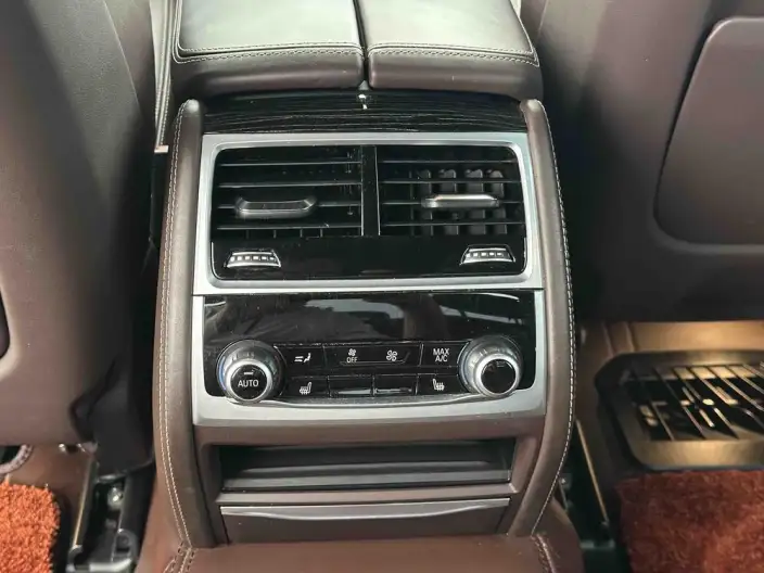 BMW 7 Series 2021 Model 730Li M Sports Set – фото 10