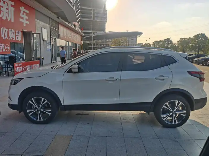 Nissan Qashqai 2022 Model 2.0L XV Prem. Deluxe Edition – фото 3