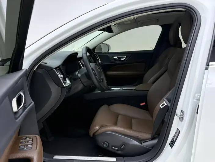 Volvo V60 2020 Model T5 Smart Range Deluxe Edition – фото 7