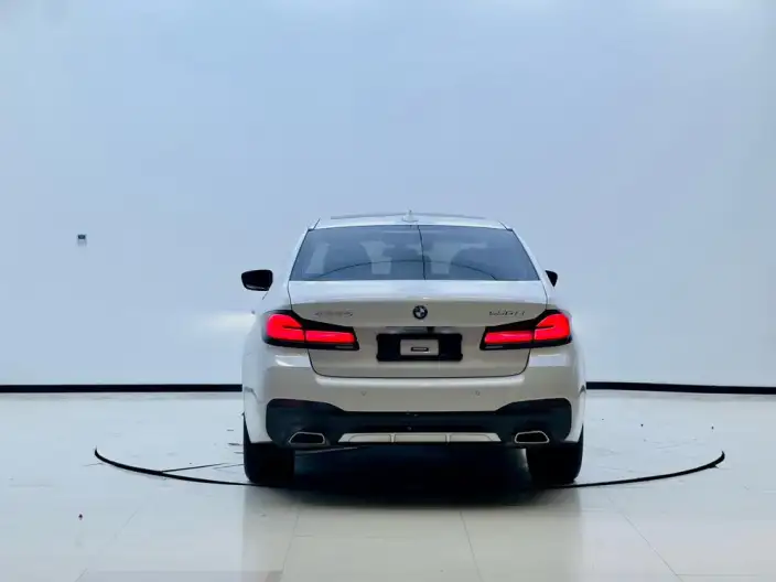 BMW 5 Series 2022 Model Facelift 530Li Leading Model M Sports Set – фото 4