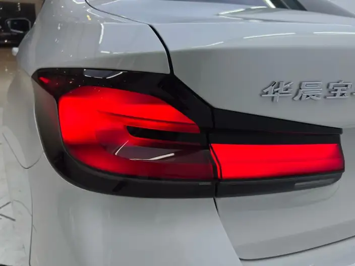 BMW 5 Series 2022 Model Facelift 530Li Leading Model M Sports Set – фото 9