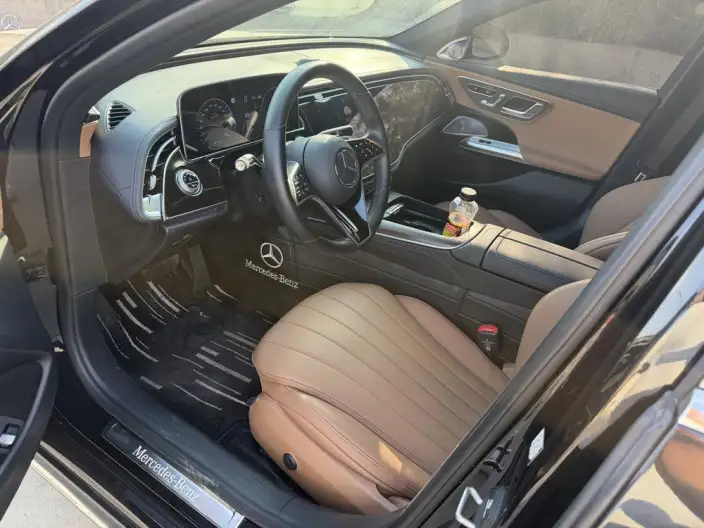Mercedes-Benz E-Class PHEV 2024 Model E 350 e L sedan – фото 9