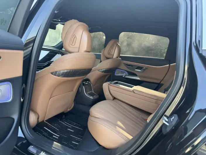 Mercedes-Benz E-Class PHEV 2024 Model E 350 e L sedan – фото 10
