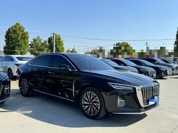 Hongqi H5 2025 Model 2.0T Automatic Flag Enjoy Edition