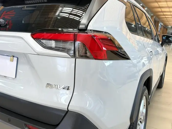 Toyota RAV4 2021 Model 2.0L CVT 2WD Fashion edition – фото 7