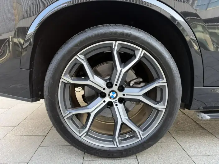 BMW X5 2023 Model xDrive30Li Exclusive Model M Sports Night Set – фото 7